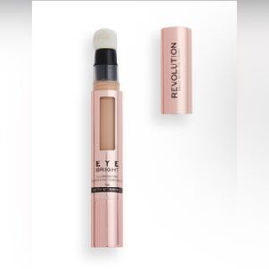 5/$25 💸 Revolution Eye Bright Concealer in Tan